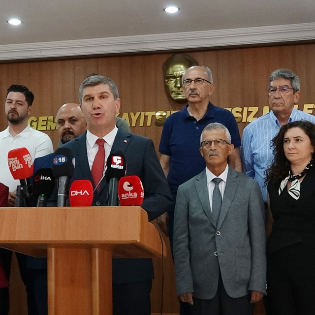 Burdur'da 4 belediye başkanı, CHP'den istifa etti