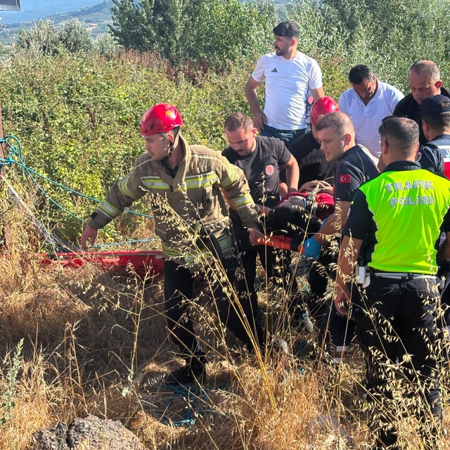 Dere yatağına uçan motosikletin sürücüsü yaralandı