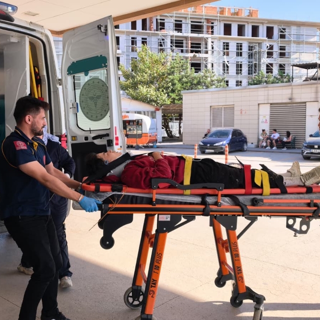 Bursa'da kontrolden çıkan motosiklet dere yatağına uçtu: 1 yaralı