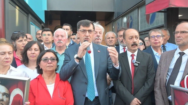 CHP Kütahya Teşkilatı'nda toplu istifa: 3 belediye başkanı ile birlikte Yeni Parti'ye katıldı