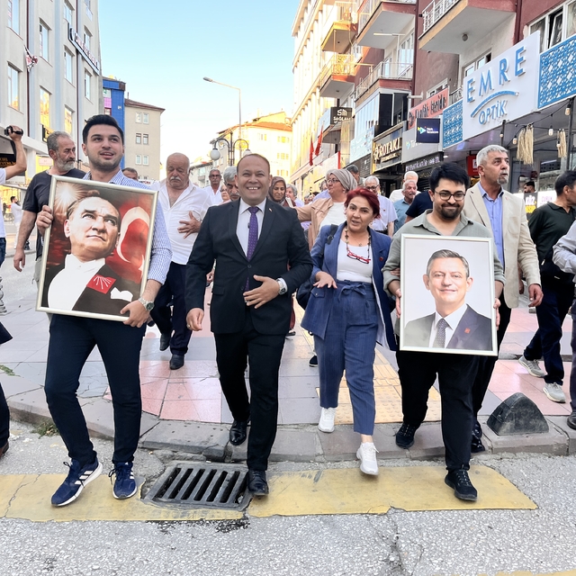 Çankırı'da görevden alınan İl Başkanı Ağaoğlu ve partililer CHP'den istifa...