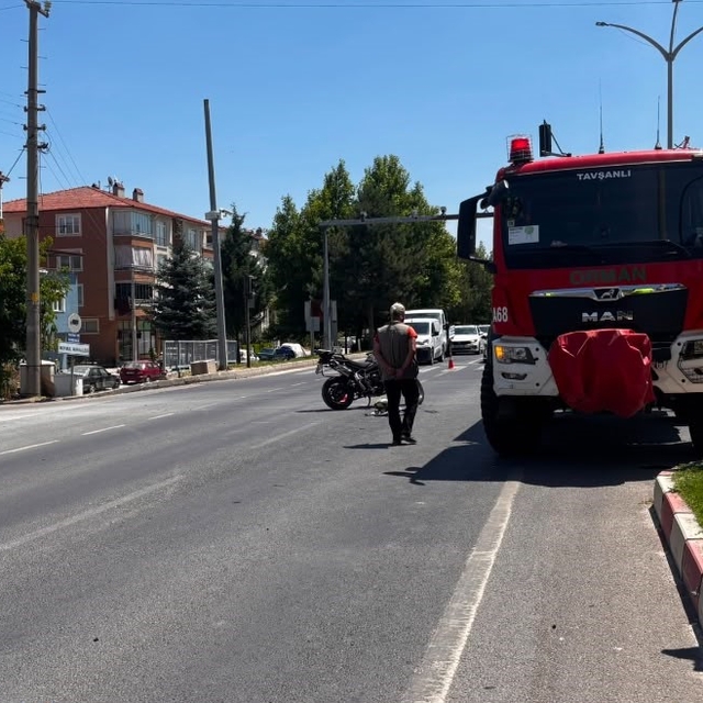 Emet'teki yangına giden arazöz motosikletle çarpıştı: 1 yaralı