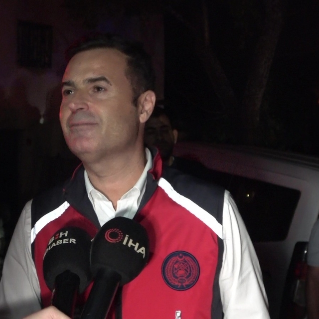 Balıkesir'de orman yangınlarıyla mücadele sürüyor
Balıkesir Büyükşehir Bele...