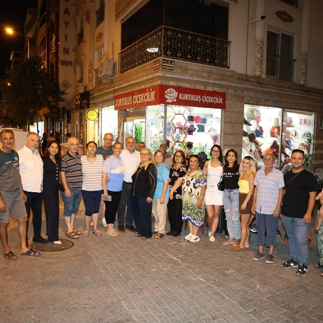 Başkan Kaya, mahalle sakinleriyle akşam buluşmasında bir araya geldi