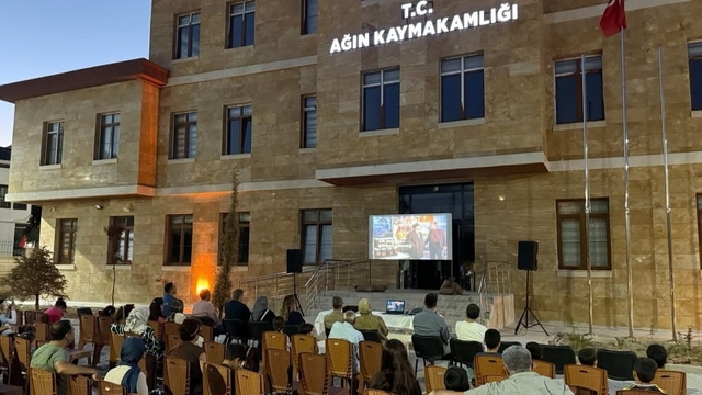 Elazığ'da açık hava sineması etkinliği