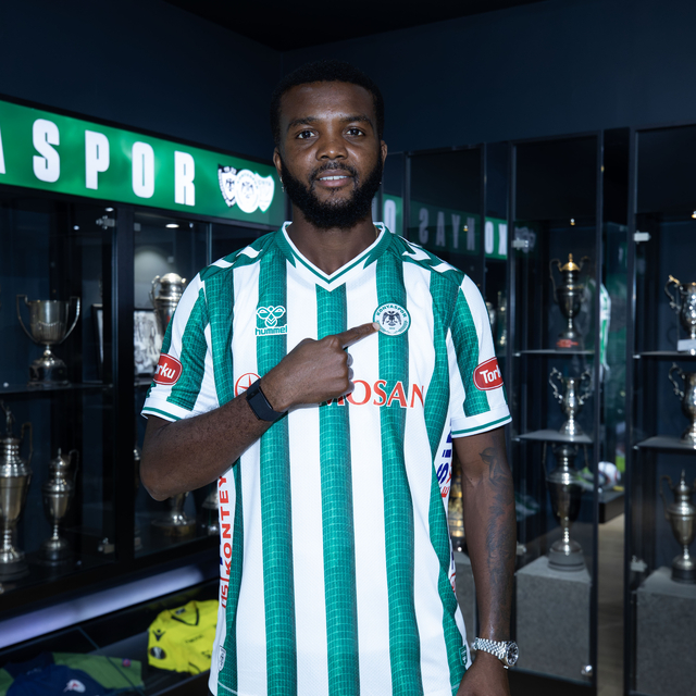 Konyaspor, Chidozie Awaziem'i renklerine bağladı