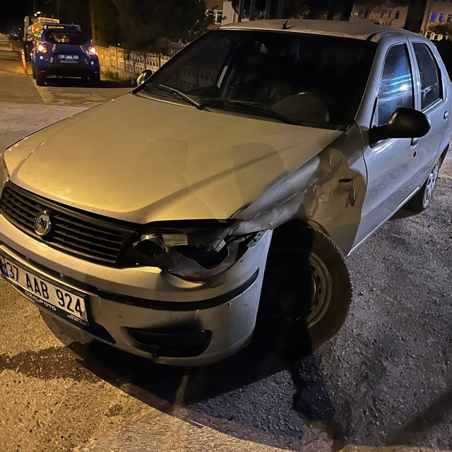 Kastamonu'da iki otomobil çarpıştı: 2 yaralı
