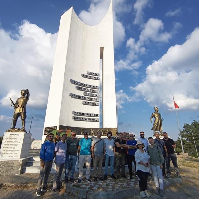 Turist rehberleri Bilecik'in tarihi yerlerini gezdi