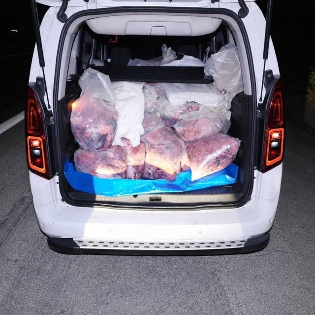 Mersin'de 877 kilogram kaçak sakatat ele geçirildi