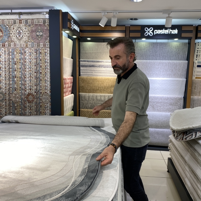 Gençler halı tercihlerini değiştirdi
Büyük ebatlardaki halılar artık tercih...