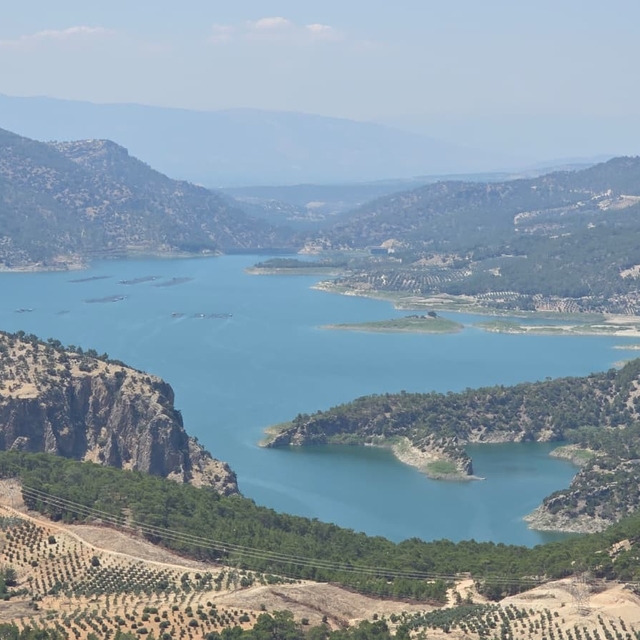 İnceğiz Kanyonu doğal güzelliği ile ziyaretçilerini büyülüyor