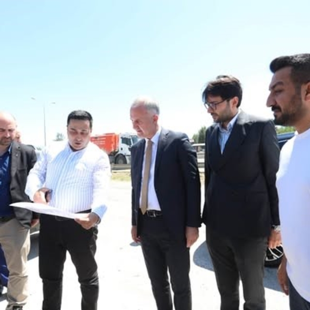 İnegöl Belediyesi asfaltlama çalışmasına devam ediyor