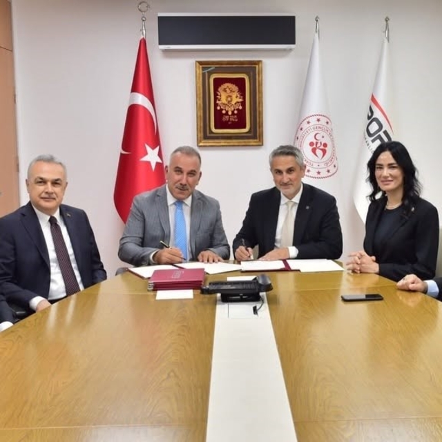 Aydın'ın spor yatırımları için imzalar atıldı