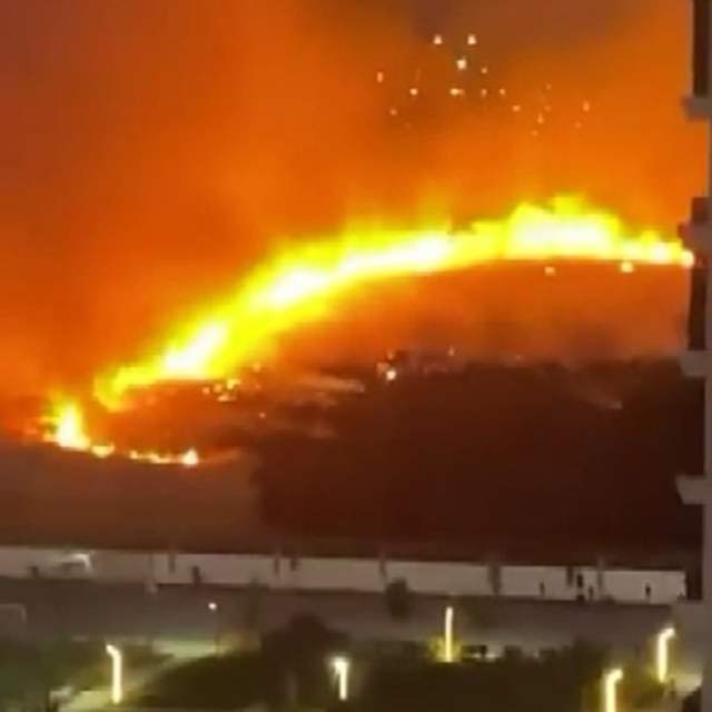 Diyarbakır'da alevler geceyi gündüze çevirdi