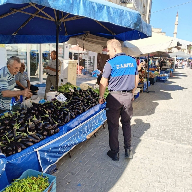 Germencik'te pazarda etiket denetimi