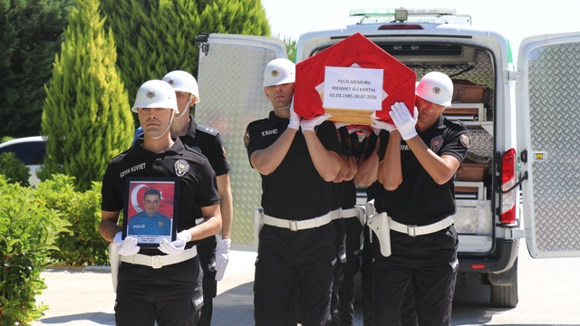 Görevi başında vefat eden polis memuru memleketine uğurlandı