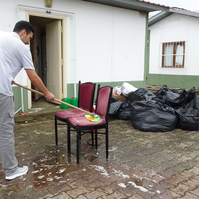Mevsimlik fındık işçilerinin kalacağı geçici konaklama merkezinde hazırlıkl...