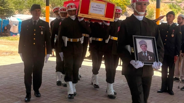 Vefat eden Kıbrıs gazisi toprağa verildi