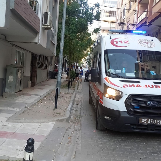 Kötü kokular gelen dairesinde ölü bulundu