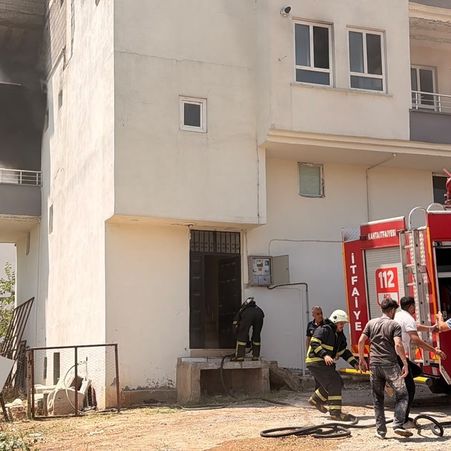 İşçilerin kaldığı evde yangın: 2 kişi dumandan etkilendi