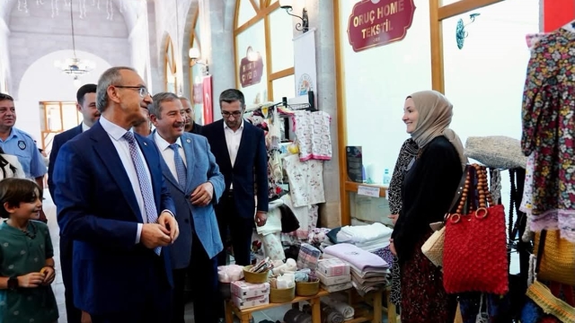 Başkan Bozkurt, Tarihi Bedesten'de kadın girişimciler ve esnafla buluştu