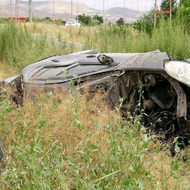 Otomobil takla attı; 4 yaralı