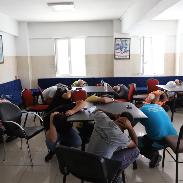 Büyükşehir'den ek hizmet binasında deprem ve yangın tatbikatı