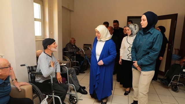 Semiha Yıldırım'dan huzurevi sakinlerine ziyaret