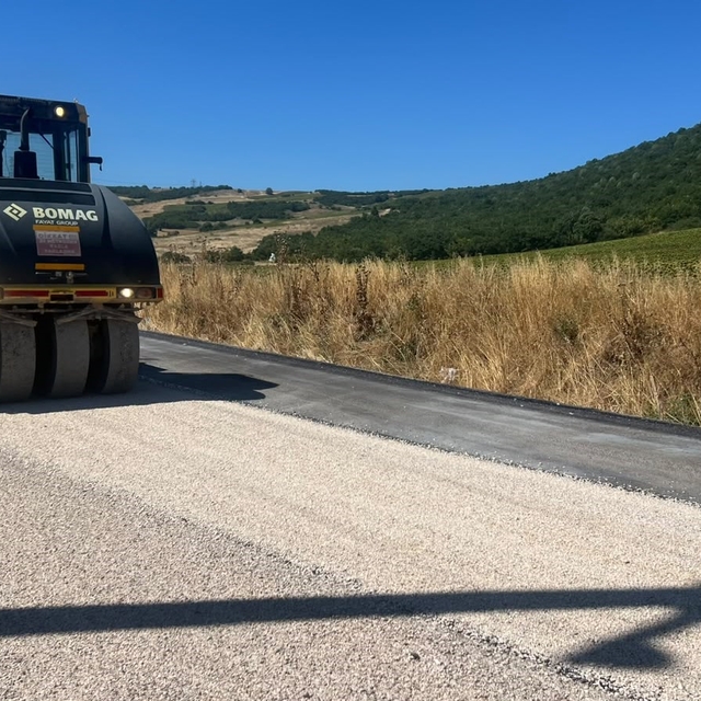 Karacabey ve Mustafakemalpaşa'da yollar yenileniyor