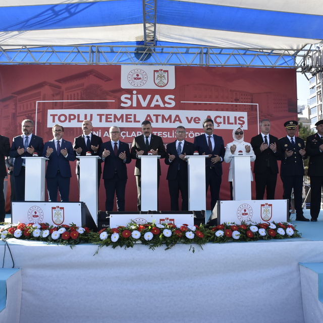 Bakan Çiftçi: Türkiye Yüzyılı, eserlerin yükseldiği kadar şahsiyetlerin de...