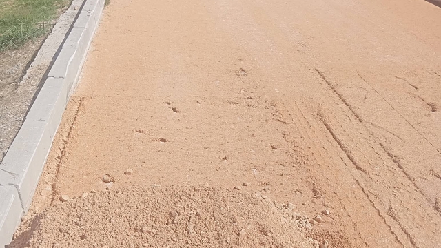 Hamitler Kent Mezarlığı'ndaki ara yollara soğuk asfalt atılıyor