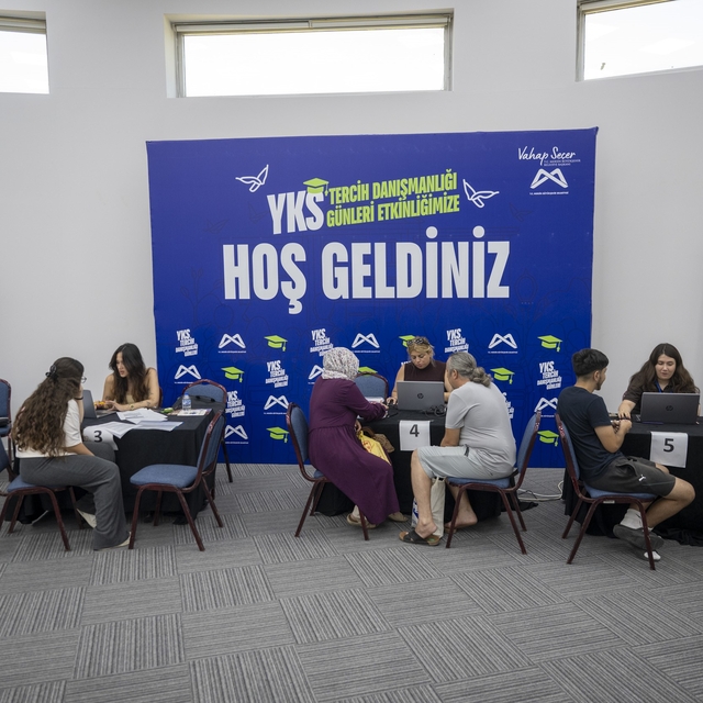 Mersin Büyükşehir Belediyesinden üniversite adaylarına ücretsiz tercih danı...