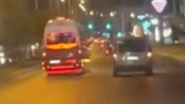 Mersin'de makas atan minibüsçü kameraya yakalandı, 90 bin TL ceza yedi
