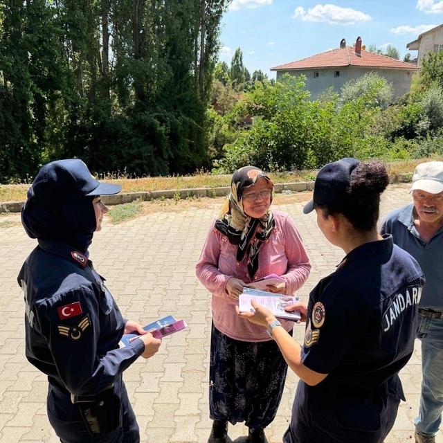 Jandarmanın kadına şiddetle mücadele çalışmaları sürüyor
