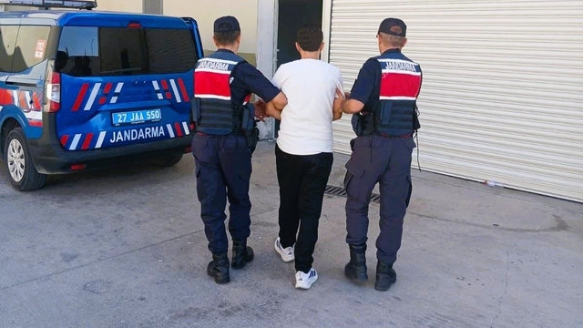 Silahlı yağma suçundan kesinleşmiş cezayla aranan şahıs yakalandı