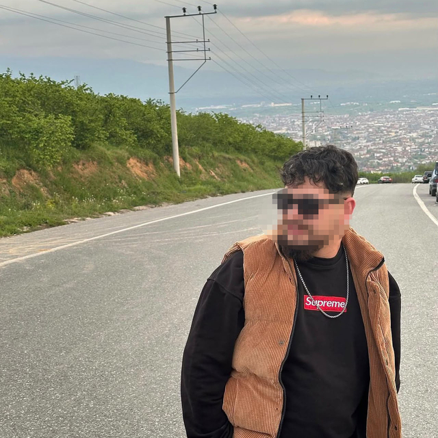 Zabıta memuru, husumetlisini silahla yaraladı