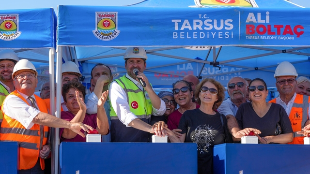 Tarsus'ta yıllardır beklenen kentsel dönüşümde ilk beton döküldü
