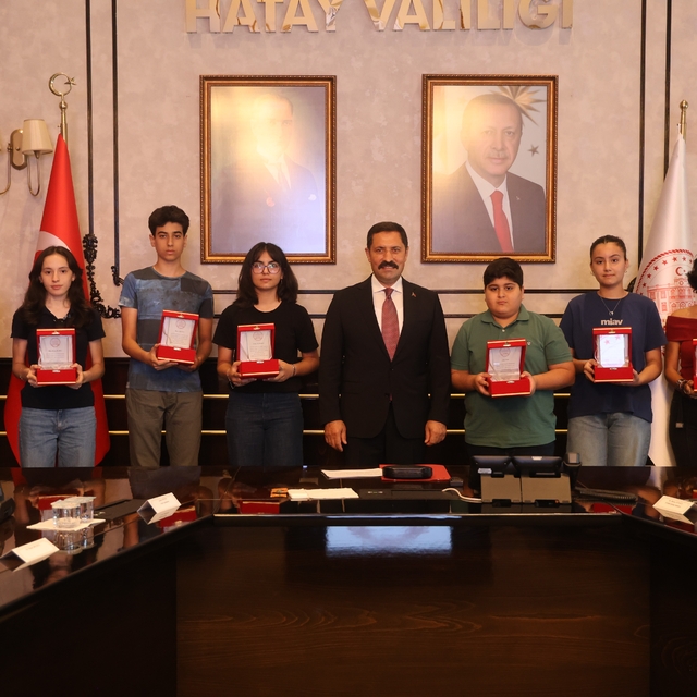 Depremin izlerinin silindiği Hatay'da 8 öğrenci LGS'de birinci oldu, 25 öğr...