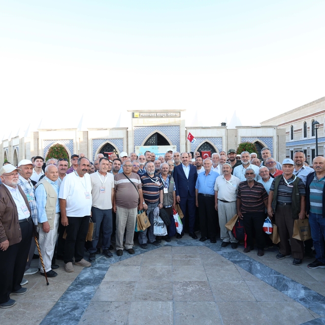 Konya Büyükşehir'in emeklilere "Hatırdan Hatıraya Kültür Turları" sürüyor
H...