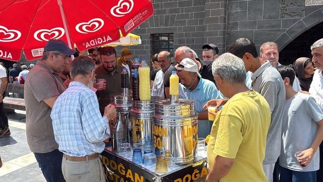 Diyarbakır'da cuma geleneği yıllardır sürüyor