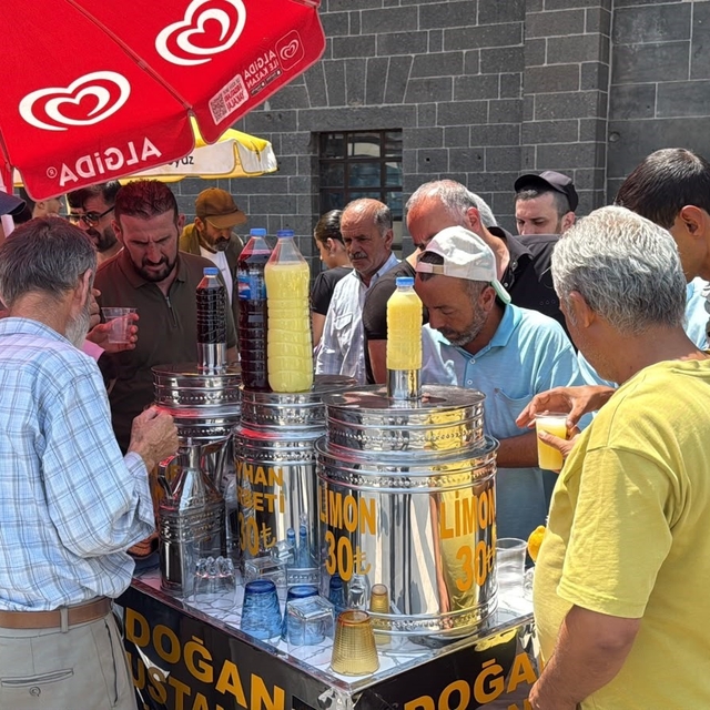 Diyarbakır'da cuma geleneği yıllardır sürüyor
