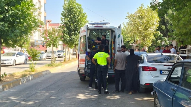 Adıyaman'da otomobilin çarptığı çocuk yaralandı