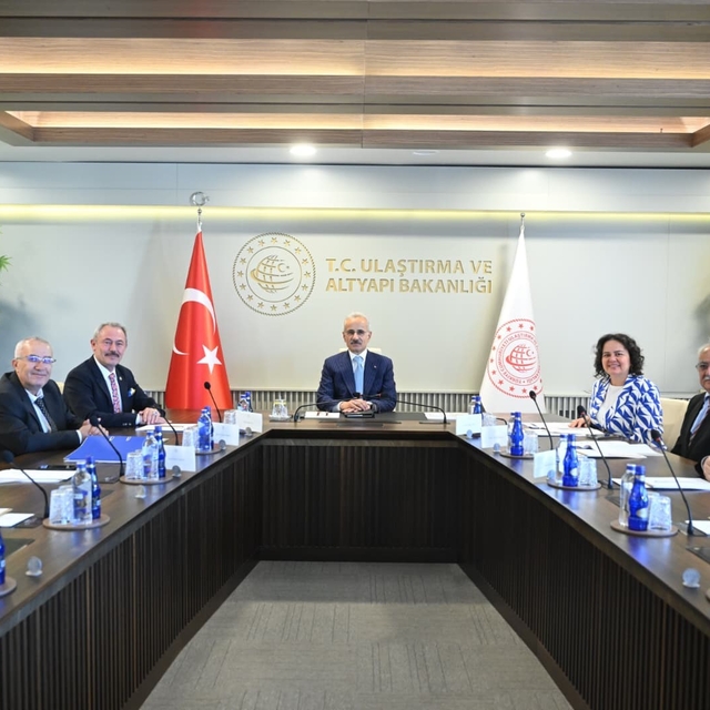 AK Partili başkanlar, Ulaştırma ve Altyapı Bakanı Uraloğlu ile görüşüldü