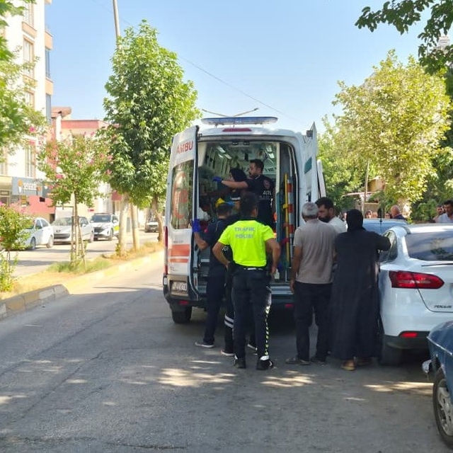 Adıyaman'da otomobilin çarptığı çocuk yaralandı