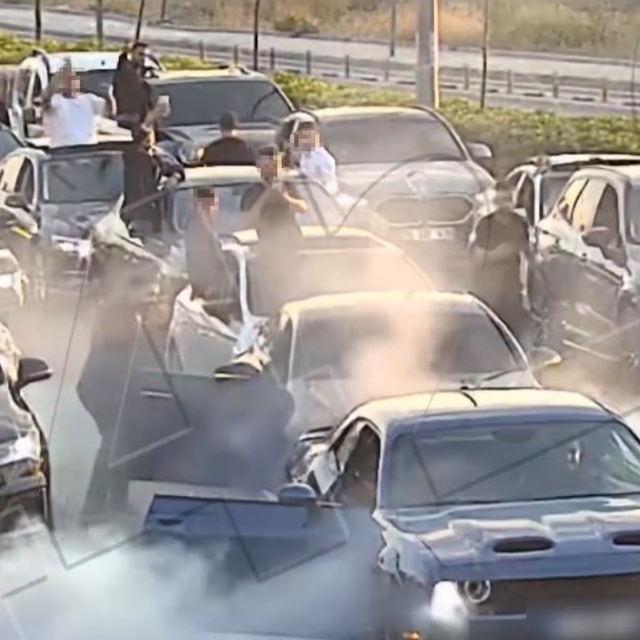 Mersin'de düğün konvoyunda yolu kapatan 7 sürücüye 695 bin 862 lira ceza