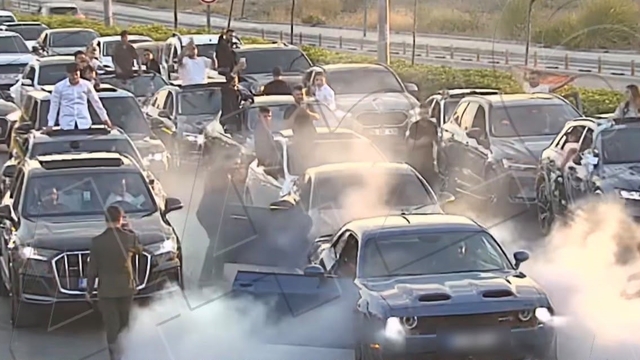 Düğün konvoyunda yol kapatanlara 695 bin TL ceza
