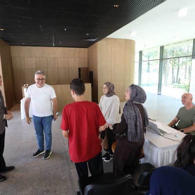 İnegöl Belediyesi tercih sürecinde de öğrencilerin yanında