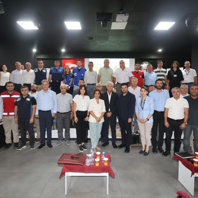 Muğla Büyükşehir'den Milas'ta muhtarlarla koordinasyon toplantısı
