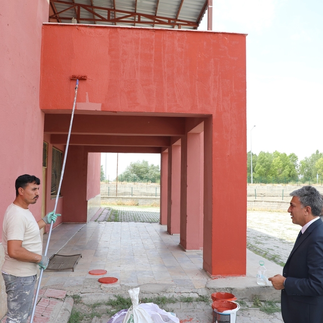 Çakan, yeni eğitim öğretim yılı hazırlıklarını ilçelerde inceledi