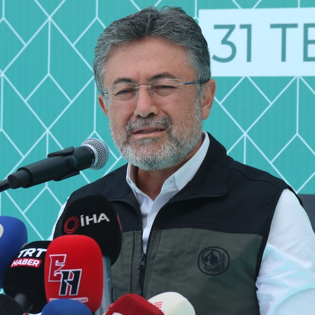 Bakan Yumaklı: "Son 3 günde 218 yangına müdahale edildi"
Tarım ve Orman Bak...
